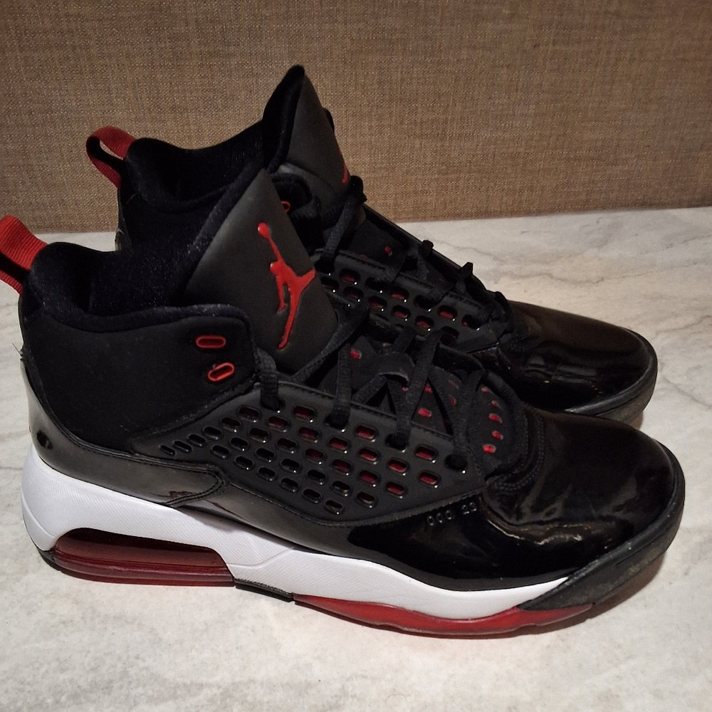 Air  Jordan Maxin 200 Black And Red JUMPMAN Men's Size 10